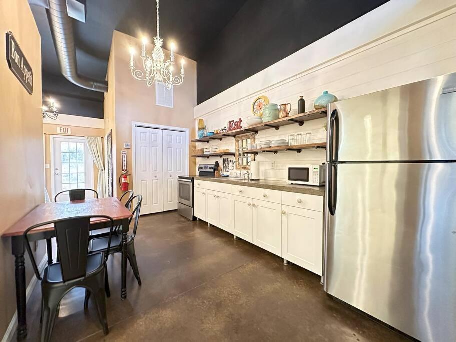 דירות Demorest Haven At Hazel~Downtown Loft מראה חיצוני תמונה