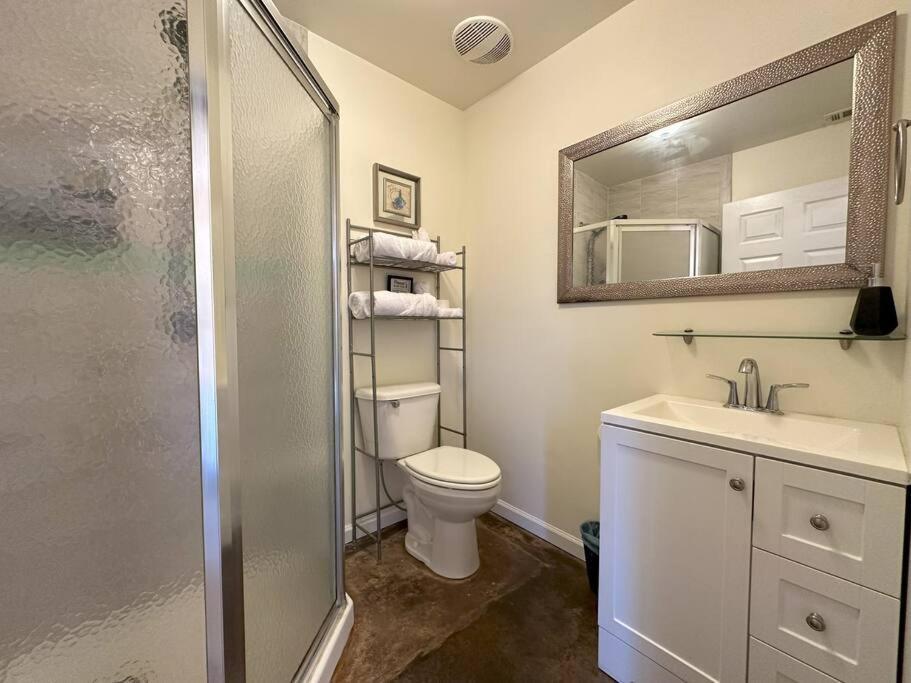 דירות Demorest Haven At Hazel~Downtown Loft מראה חיצוני תמונה