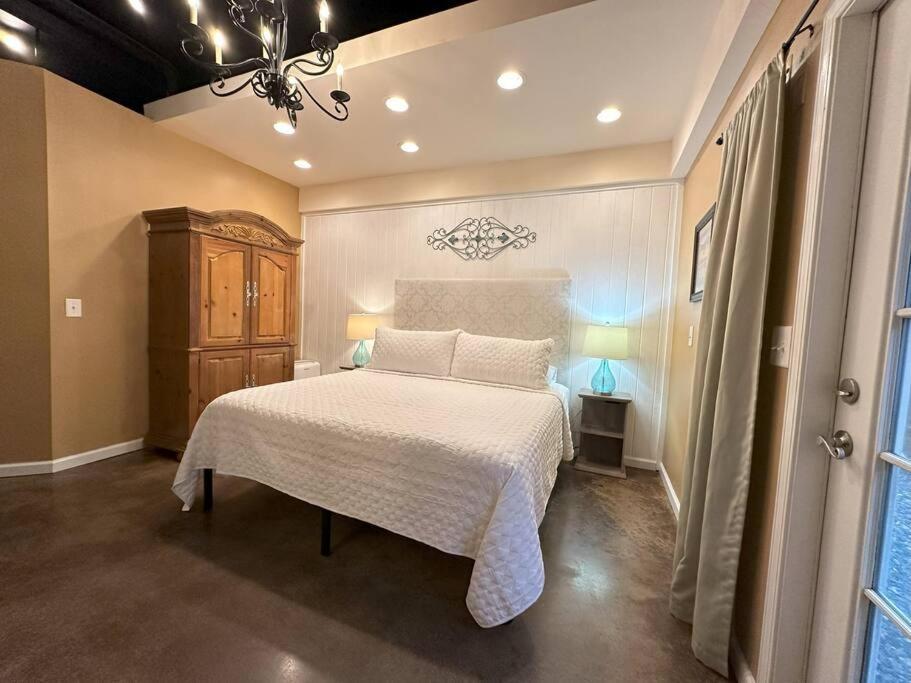 דירות Demorest Haven At Hazel~Downtown Loft מראה חיצוני תמונה